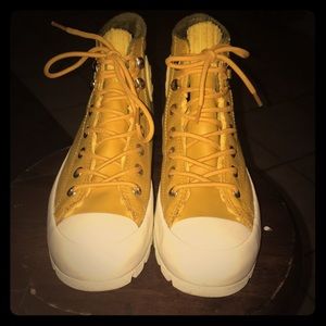 Chuck Taylor All Star Lugged Leather High Top